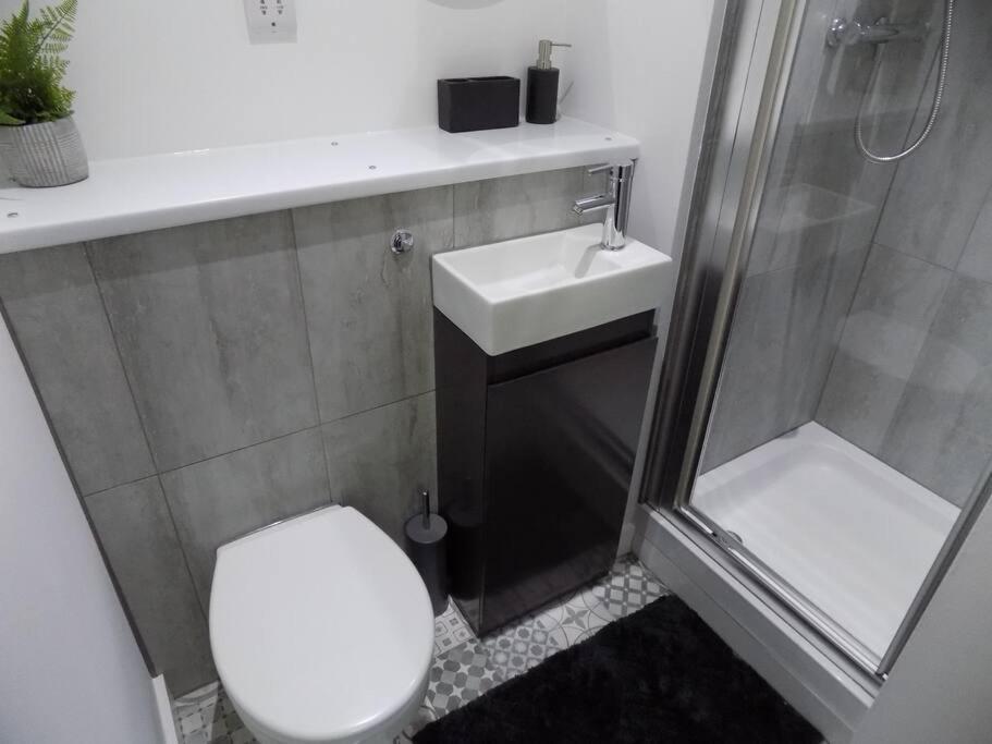 2 Bedroom Luxury City Centre Apt Lincoln Exteriör bild